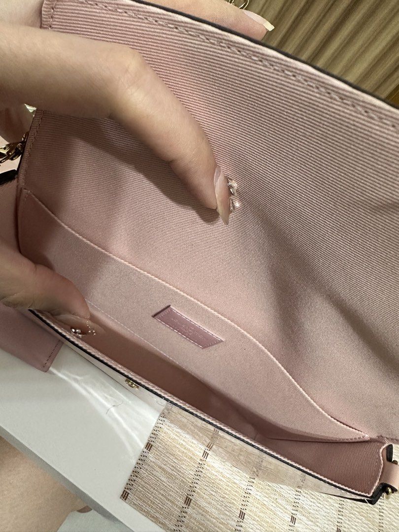 Louis Vuitton Felicie (Category: Luxury Bags & Wallets) located in Manila. Submitted by lovely2817 (Listing ID 1461828756, Image 3). Description: Complte inclusion box and paperbag with dustbag.
