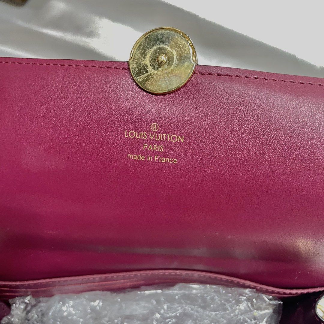 Louis Vuitton Flore Chain Wallet (Category: Shoulder Bags) located in Manila. Submitted by syle_88 (Listing ID 1461974113, Image 3). Description: .