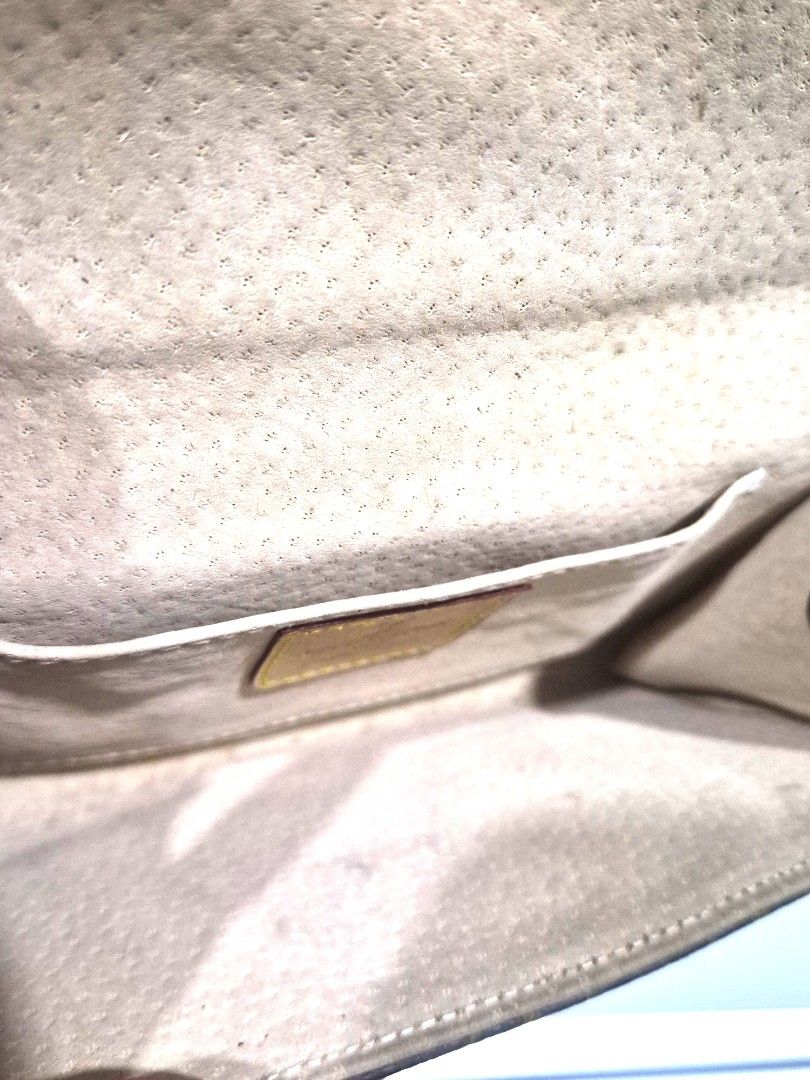Louis Vuitton Monogram Beltbag Pouch (Category: Luxury Bags & Wallets) located in Antipolo. Submitted by saribymonica (Listing ID 1461820156, Image 3). Description: - Louis Vuitton monogram - Classic monogram canvas - Detachable strap for versatile wear ( belt bag) - Interior pocket for essentials.