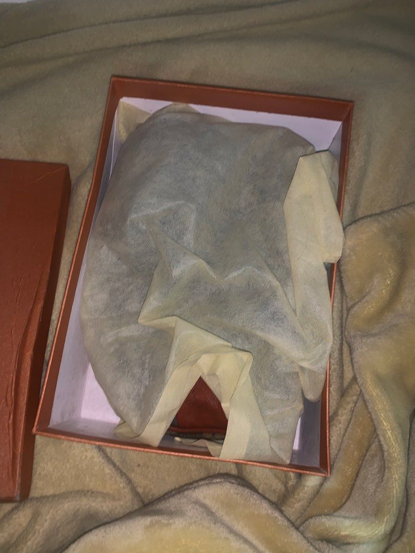 Class A dupe Louis Vuitton Monogram Canvas Bag with Box and Invoice (Category: Luxury Bags & Wallets) located in Manila. Submitted by bongcoac82811 (Listing ID 1461819291, Image 3). Description: - Authentic Louis Vuitton Monogram Canvas Bag - Includes Original Box, Invoice and authenticity card - Classic Monogram Design with Leather Trim and Strap - Secure Zipper Closure - Ideal for Everyday Use - Place of origin : Hongkong - Original Purchase Pr