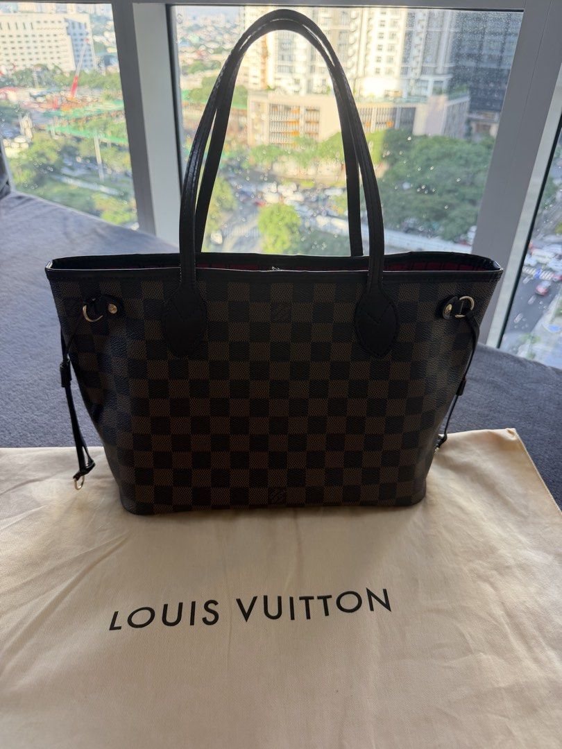 Louis Vuitton Neverfull PM size (Category: Luxury Bags & Wallets) located in Taguig. Submitted by kfpreloved (Listing ID 1461884587, Image 2). Description: 💯Original LV Neverfull PM size - With dustbag and Legitgrails Authentication - Still in very good condition - Clean inside Rfs: Need funds for new bag Can send video and more photos just message me. .