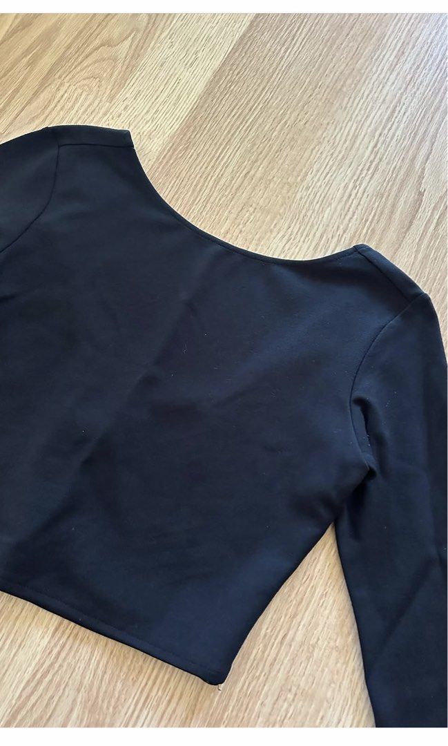 Love Bonito | Soft Top - Small (Category: Longsleeves) located in Roxas City. Submitted by elliesuite (Listing ID 1461988766, Image 3). Description: Read: LAST PRICE POSTED ‼️ NO WHEN WORN ‼️ NO MEASUREMENTS Good as new Size: Small Stretchable SF c/o Buyer. (JRS Express ONLY ₱150) No grab/lala (not from the Metro) All sales are final. No REFUND. No return / exchange. .