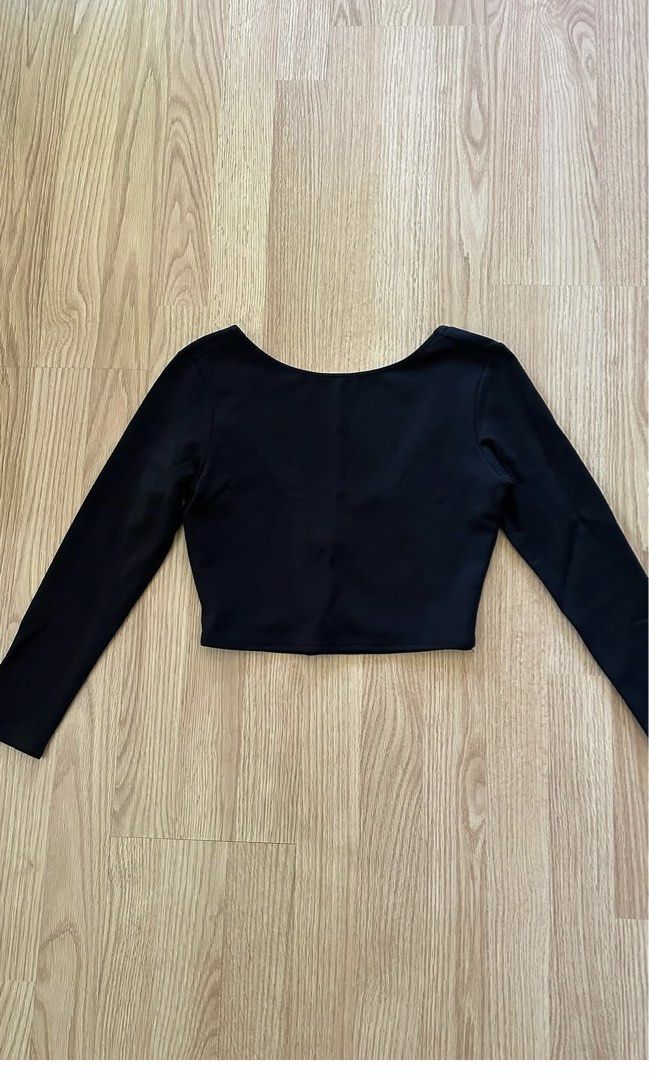 Love Bonito | Soft Top - Small (Category: Longsleeves) located in Roxas City. Submitted by elliesuite (Listing ID 1461988766, Image 1). Description: Read: LAST PRICE POSTED ‼️ NO WHEN WORN ‼️ NO MEASUREMENTS Good as new Size: Small Stretchable SF c/o Buyer. (JRS Express ONLY ₱150) No grab/lala (not from the Metro) All sales are final. No REFUND. No return / exchange. .