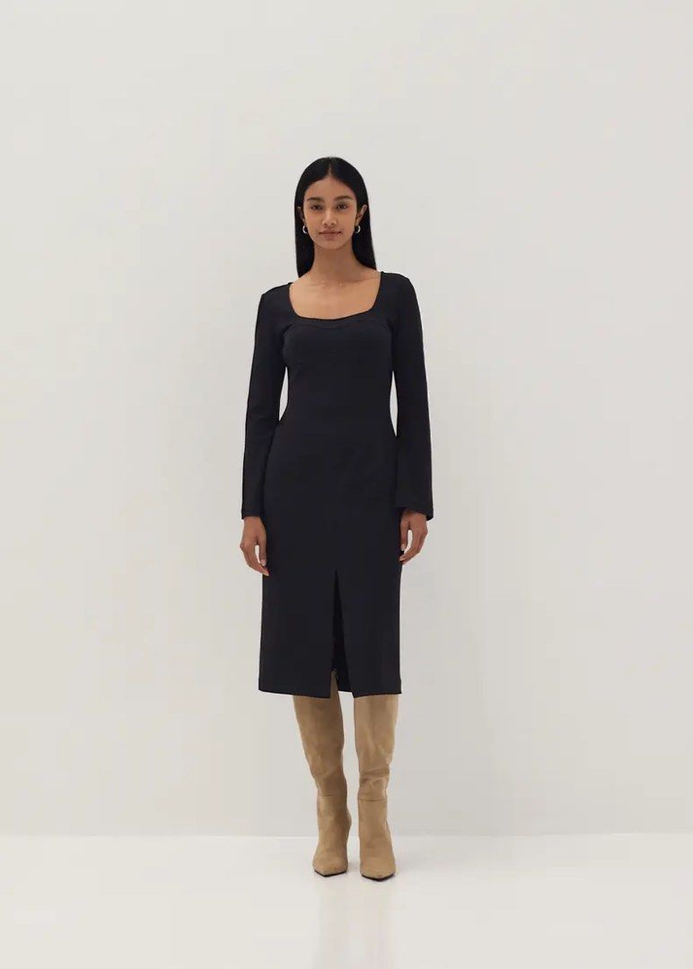 LOve bonito black dress (Category: Dresses) located in Quezon City. Submitted by iamashopperforclothes (Listing ID 1461876729, Image 1). Description: Small.