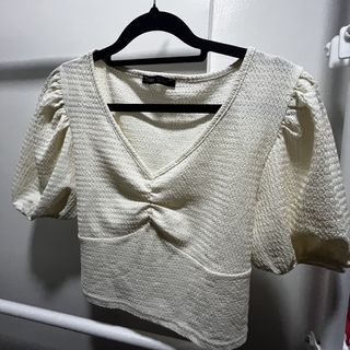 (Category: ) located in . Submitted by yenprelovedclothes (Listing ID 1461861241, Image 1). Description: .