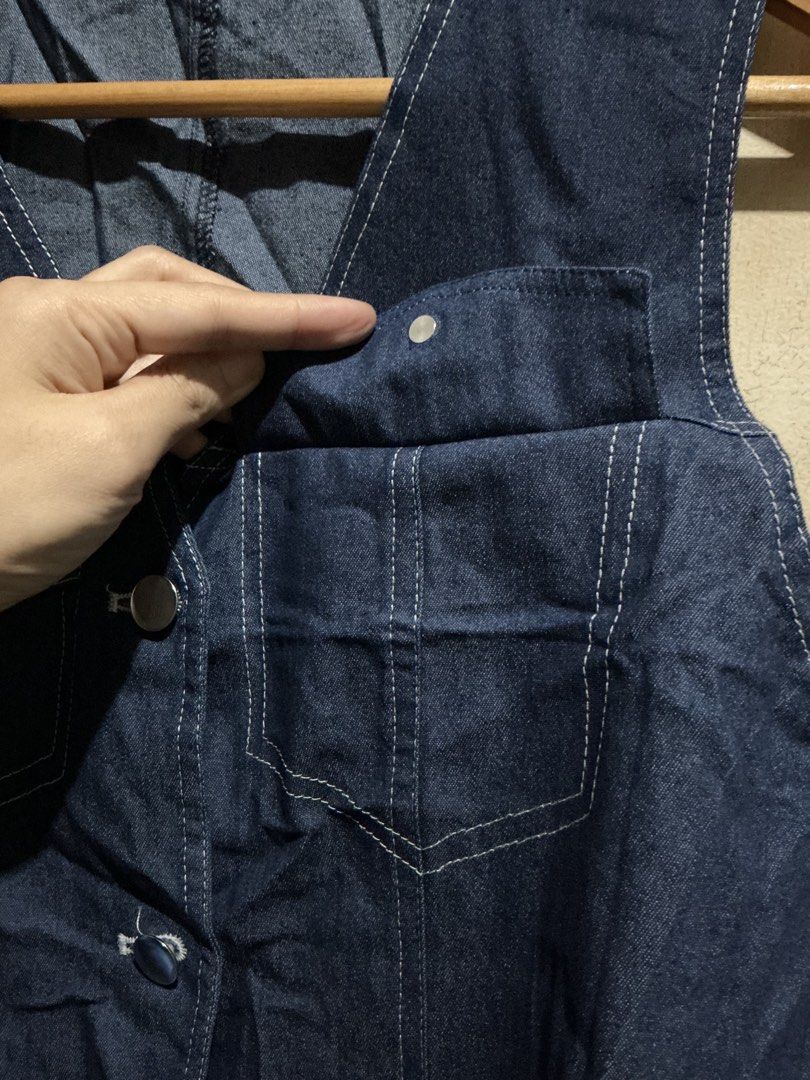 LOVITO DENIM VEST TOP (Category: Others Tops) located in Dagupan City. Submitted by trendies_collection (Listing ID 1462014458, Image 3). Description: Brand new with pouch and hang tag XL on tag, best fit large to xl Manipis lang pag ka denim niya No issue.