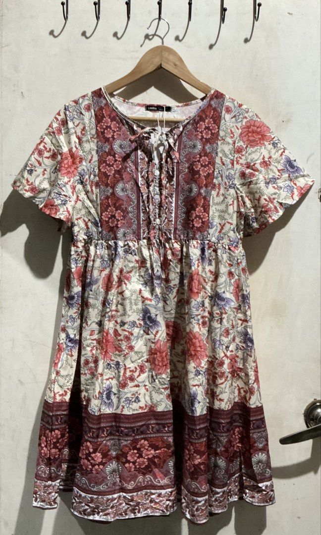 LOVITO MINI DRESS (Category: Dresses) located in Dagupan City. Submitted by trendies_collection (Listing ID 1461999186, Image 1). Description: Brand new with pouch and hang tag Medium on tag No issue.