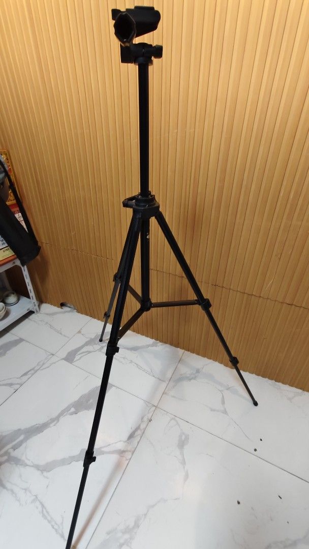 LUFT HSP-55V Photo Video Accessories Tripod (Category: Tripods & Monopods) located in Bulacan. Submitted by babz30261 (Listing ID 1461999621, Image 2). Description: - LUFT HSP-55V Tripod - Color: Black - Sturdy and functional design - Ensures stable shots for photos and videos - Easy to adjust height and angle - Ideal for photography and videography.