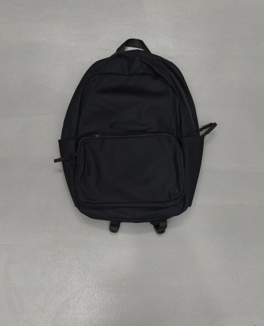 LULULEMON 22L BAG UNISEX (Category: Backpacks) located in Cagayan de Oro. Submitted by 2optimusprime8 (Listing ID 1462030980, Image 3). Description: ---LULULEMON 22L UNISEX ---100% AUTHENTIC ---ALMOST NEW ---NO ANY ISSUE ---4K ONLY .