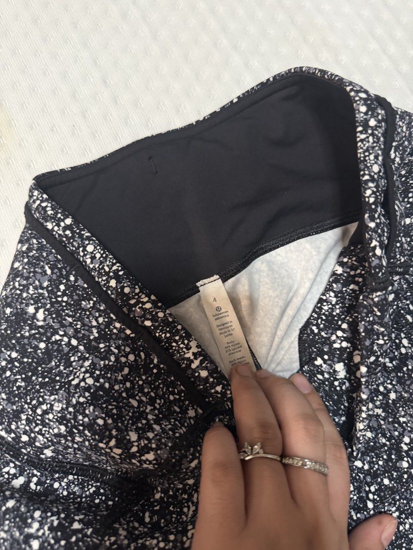 Lululemon Leggings activewear (Category: Activewear) located in Quezon City. Submitted by pinkyswearshop (Listing ID 1461846401, Image 2). Description: .