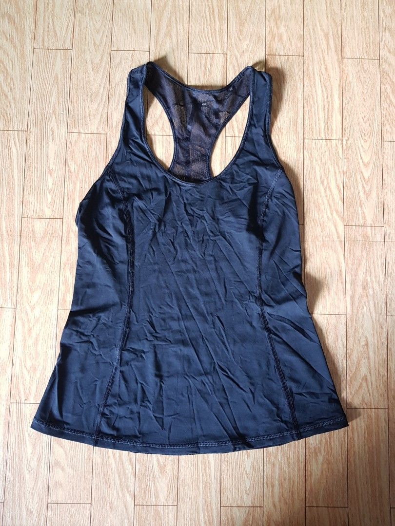 LULULEMON MESH TOP TANK - BLACK (Category: Activewear) located in Roxas. Submitted by geraldineg91479 (Listing ID 1461835294, Image 1). Description: Wash tag removed. need wash na stock sa cabinet💫 Color rate: 10/10 + SF (J&T).