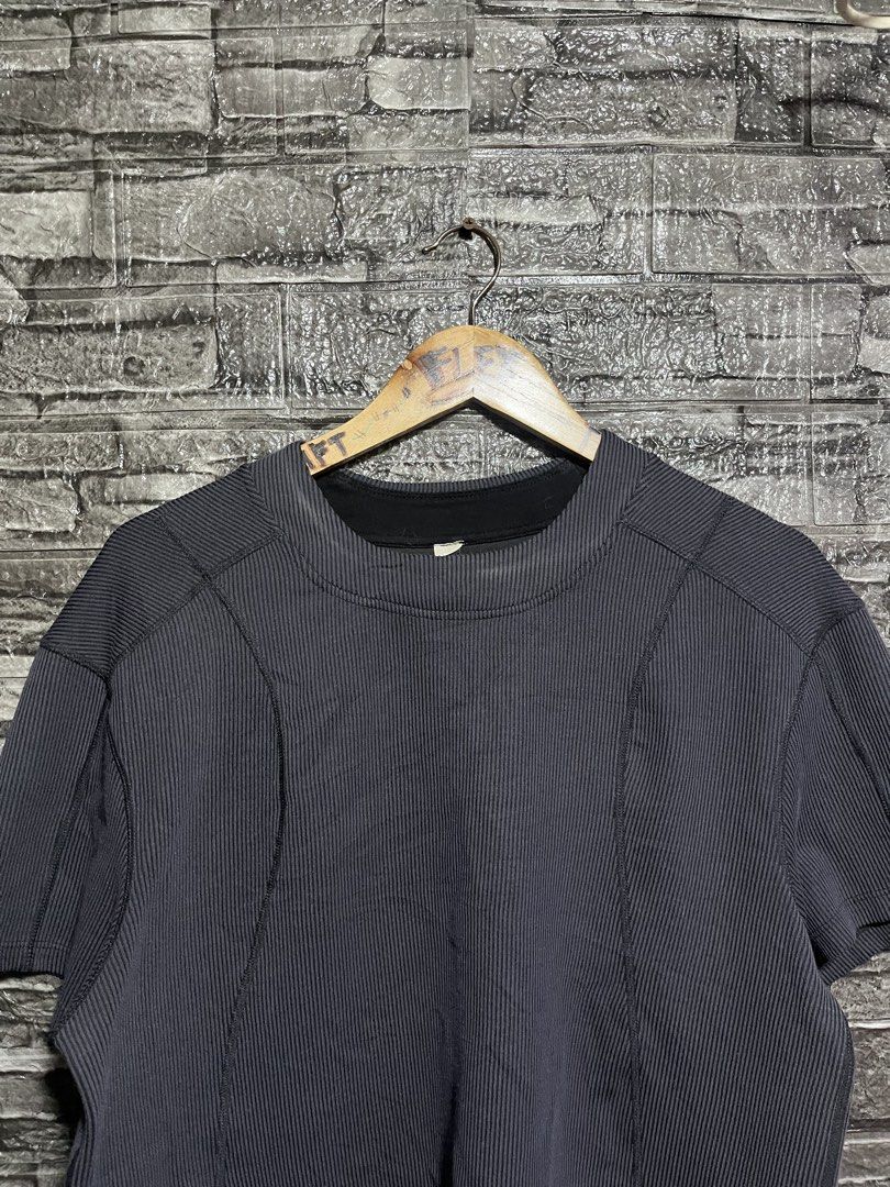 Lululemon Shirt (Category: Activewear) located in Manila. Submitted by flex_curation (Listing ID 1461825141, Image 2). Description: 22x23 IN VERY GOOD AND PRESENTABLE CONDITION BACOOR CAVITE LOC.