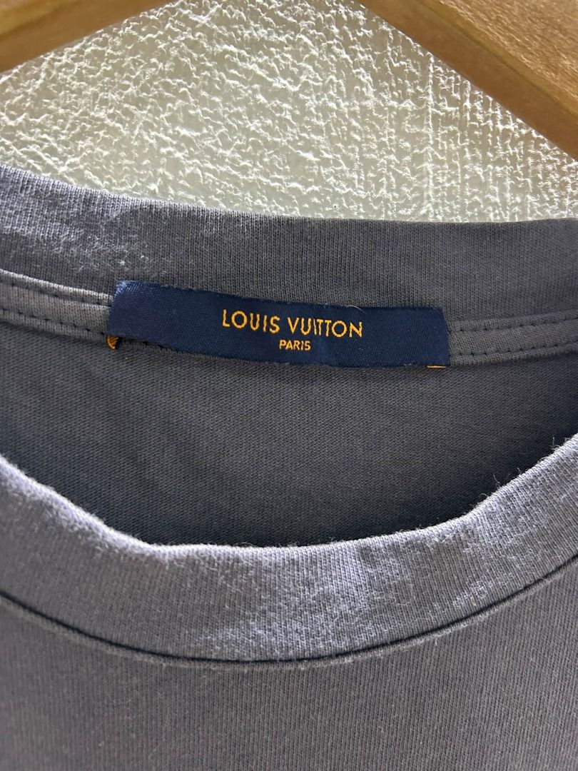 LV (Category: Tshirts & Polo Shirts ) located in Caloocan City. Submitted by j3ngsanity (Listing ID 1461956591, Image 3). Description: 18x26 MAY MGA PART NA TANGGAL YUNG BEADS.