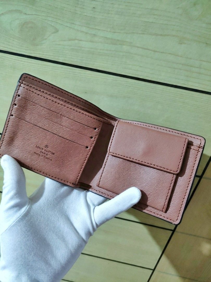 LV Monogram Bifold Wallet (Category: Luxury Bags & Wallets) located in Paranaque City. Submitted by jc.vibes (Listing ID 1461940398, Image 3). Description: LV Monogram Bifold Wallet.