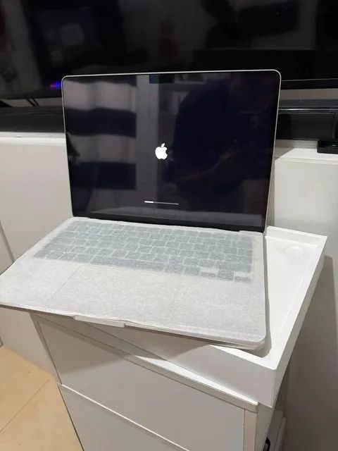 Macbook Air M2 8/256 (Category: Laptops & Notebooks) located in Consolacion. Submitted by mariearcen (Listing ID 1461985127, Image 3). Description: MacBook Air M2 8/256 95% batt health 276 cycle count Starlight no scratches or dents no issue safe to reset not mdm lock with original box and charger no to lowballers Cebu City .