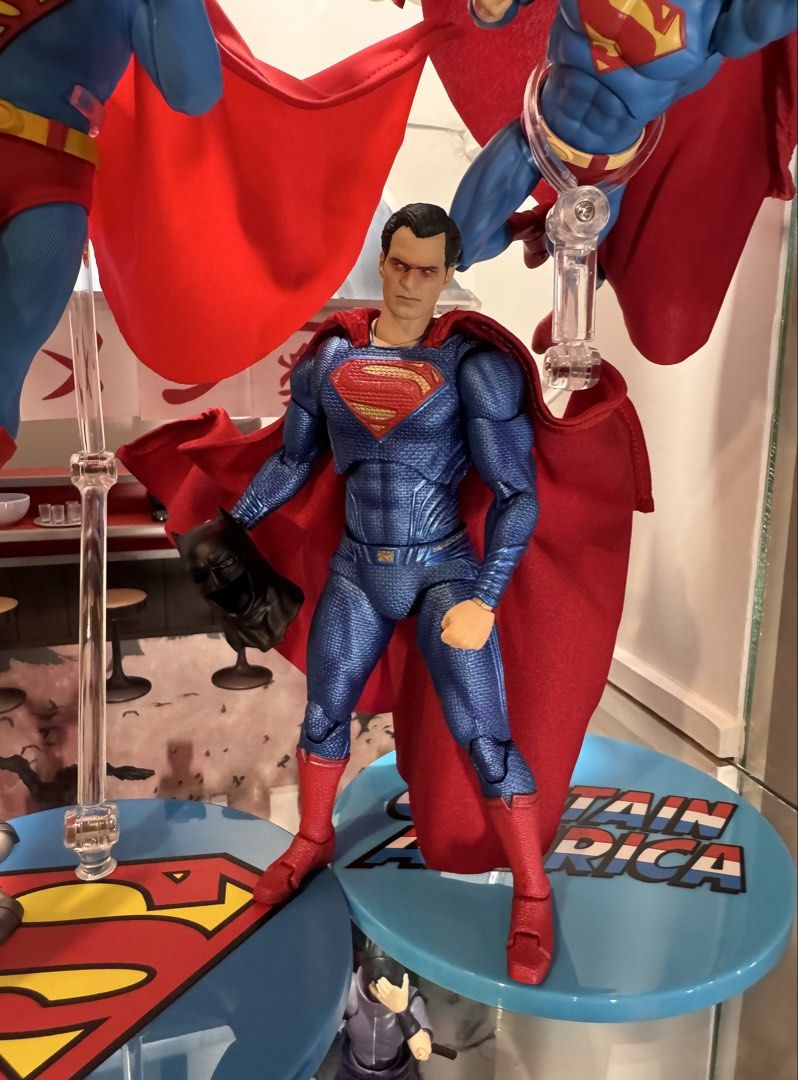 MAFEX 273 Zack Snyder's Knightmare Superman (Category: Figurines & Statues) located in Manila. Submitted by conneryboy (Listing ID 1461995471, Image 2). Description: - First Owner - Opened for Joints inspection only (barely posed/mint joints) then displayed in Glass Cab in a room with AC running almost 24/7 - Complete Accessories, most of them were not used and have a sealed stand. - Minor Issues: Right toe has a factory QC but doesn’t affect pos