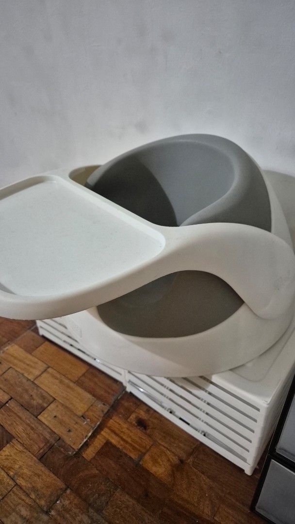 MAMAS AND PAPAS CHAIR (Category: Baby High Chairs) located in Pasig City. Submitted by kon_mari (Listing ID 1461955644, Image 1). Description: barely used selling low.