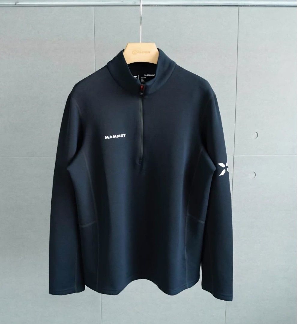 Mammut ML Half Zip Pull Top 快乾彈性機能半拉鏈長袖上衣 （分類：外套及戶外衣服）位於 Hong Kong。 由 cph.store 提交（商品編號 1461813402，圖片 3）。簡介： Fabric : Fast dry Colors : Black/Navy Size : M L XL 2XL。