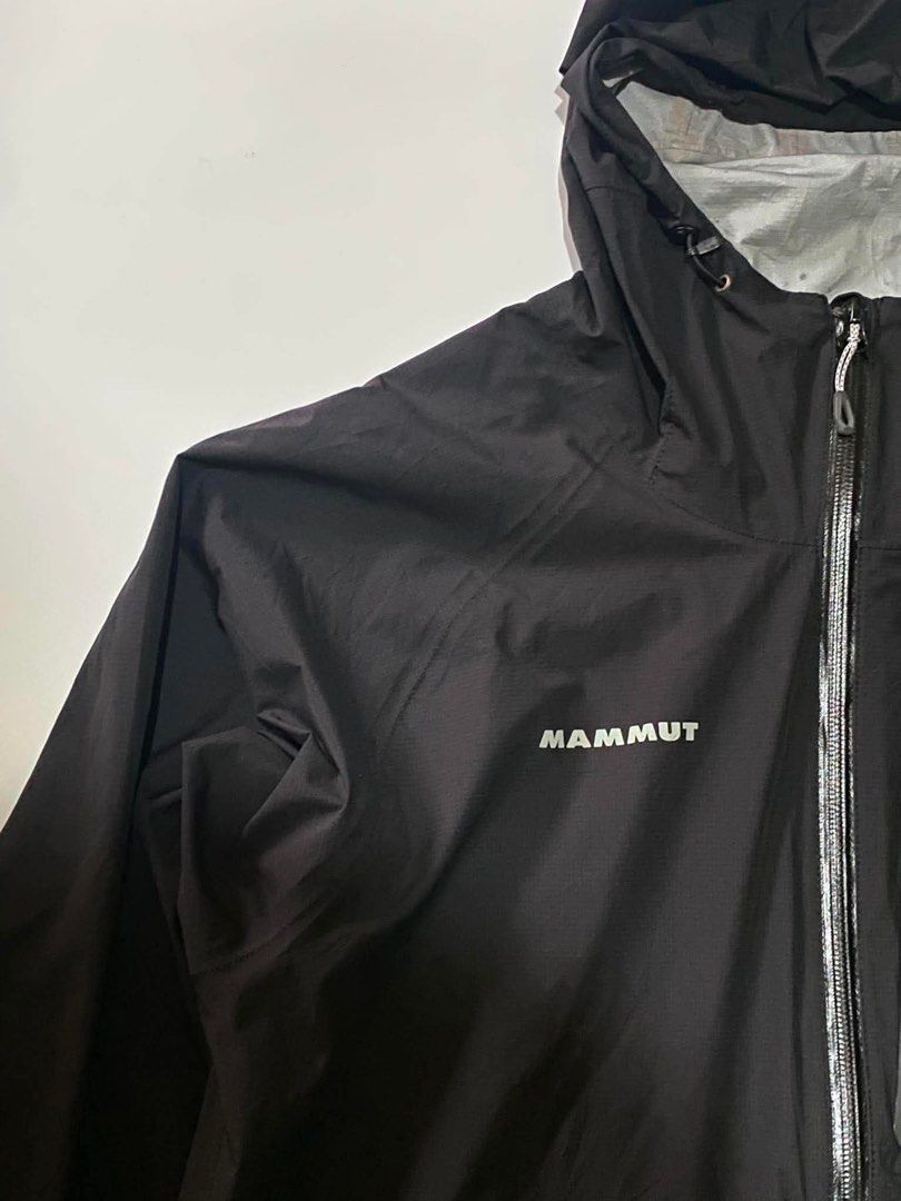 Mammut Aerospeed Jacket Waterproof (Category: Coats, Jackets and Outerwear) located in Manila. Submitted by finofindthisart (Listing ID 1461954330, Image 3). Description: Length 26 Width 21.