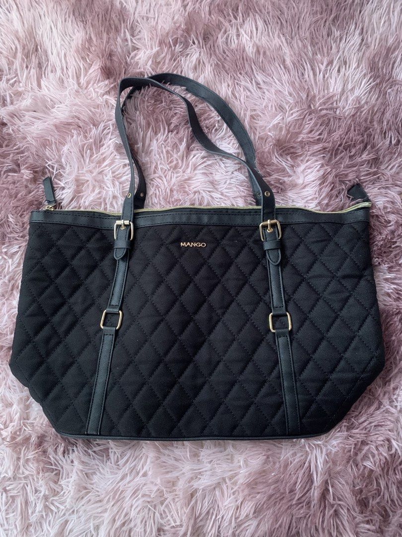 Mango Quilted Tote Bag Black (Category: Tote Bags) located in Manila. Submitted by _xsleey (Listing ID 1461914561, Image 1). Description: .