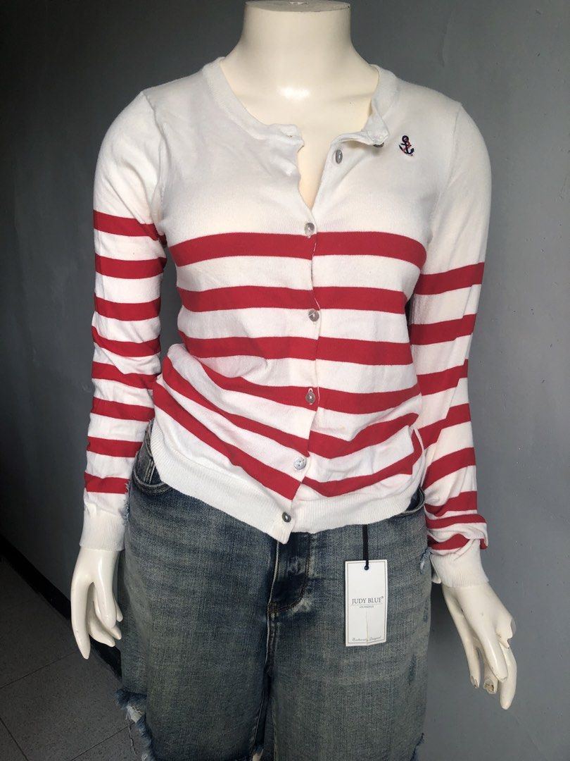mango sweater s-m frame (Category: Coats, Jackets and Outerwear) located in Noveleta. Submitted by prelovedmylabs (Listing ID 1461887699, Image 1). Description: supernice nito cream color combination .