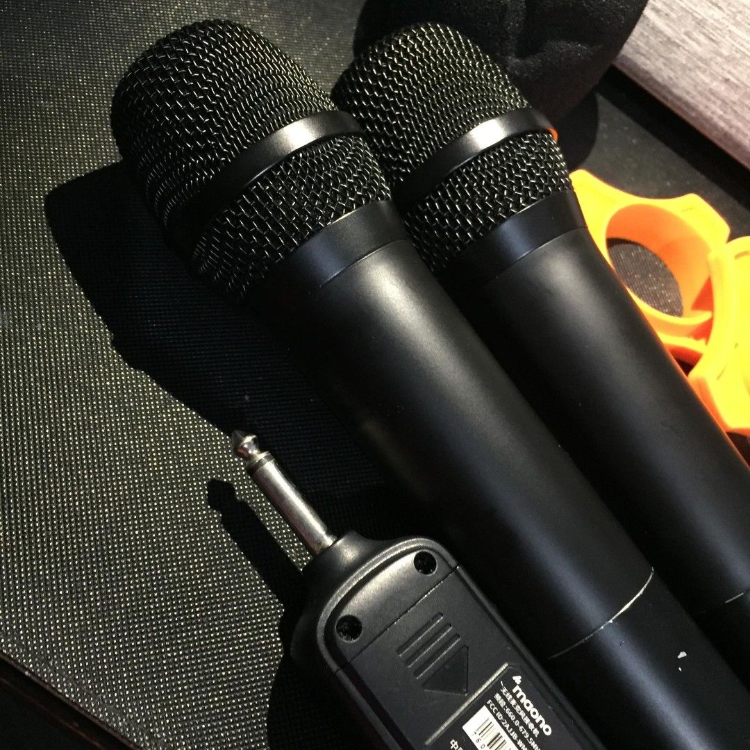 MAONO WM760-A2 — WIRELESS MICROPHONE (Category: Microphones) located in Quezon City. Submitted by kyla.lago (Listing ID 1461954575, Image 3). Description: WIRELESS MICROPHONE — MAONO WM760-A2 8 months used — used but not abused. Good condition & fully working Battery operated 📍Bagumbong, North Caloocan.
