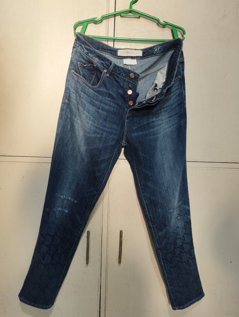 Marc Jacobs Jessie Boyfriend Jeans (Category: Jeans) located in San Fernando. Submitted by nerosales (Listing ID 1462024903, Image 1). Description: Marc Jacobs Standard Supply Jessie Boyfriend Jeans Button Fly Actual measurements as follow: waist - 30 inches length - 36 inches hem - 6 inches rise - 10 inches thigh - 10 size 27 on tag 950 pesos only SM City Pampanga Shipping: J&T Payment: Gcash NO COD / NO COP .