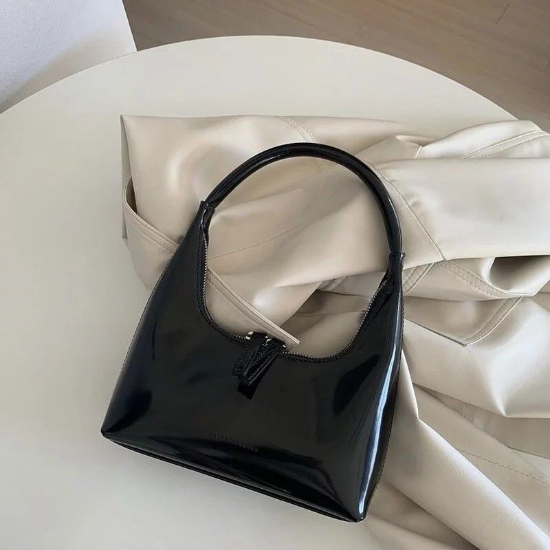 MARGE SHERWOOD HOBO MINI (Category: Shoulder Bags) located in Zamboanga. Submitted by clayd052 (Listing ID 1461957533, Image 1). Description: mini hobo.