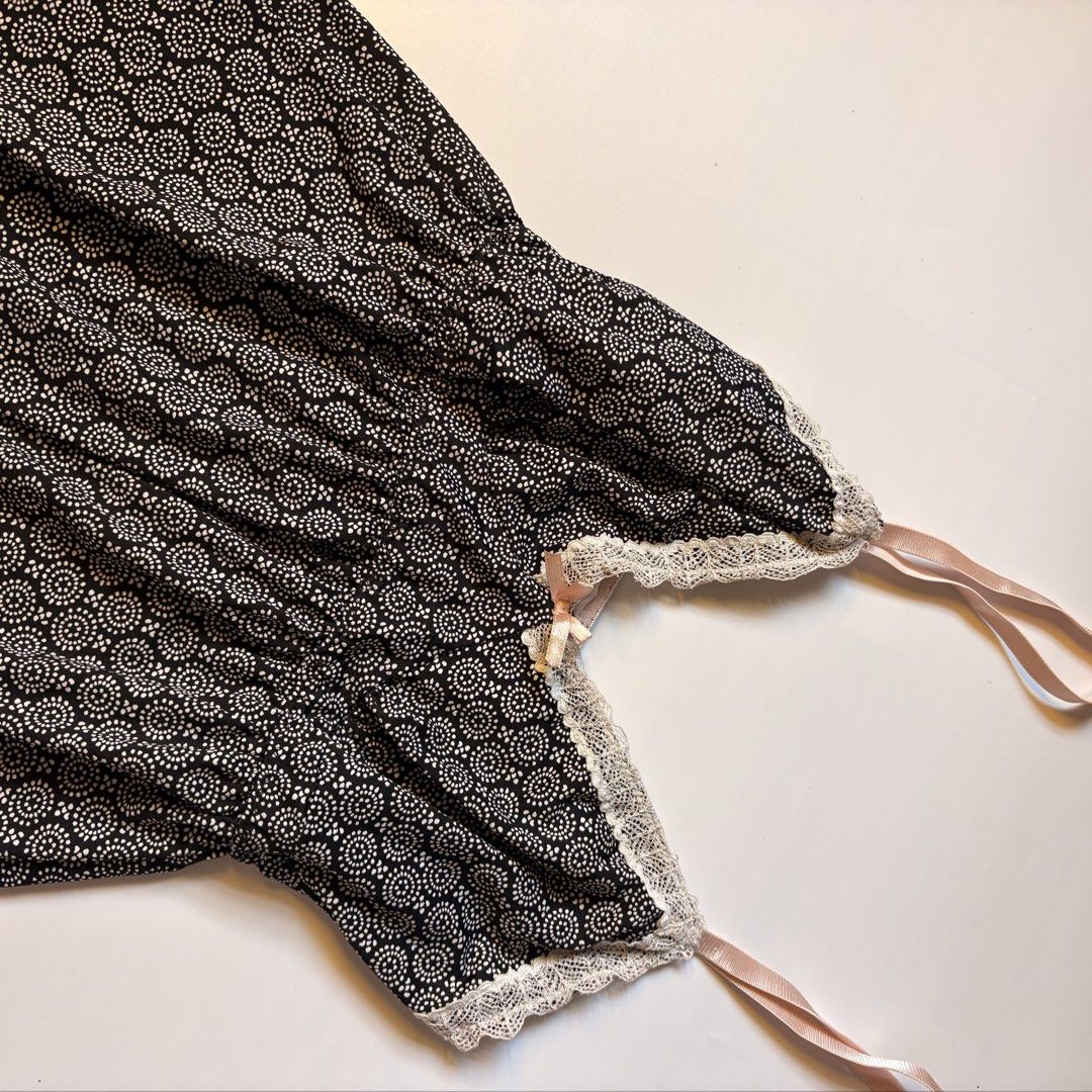Marilyn monroe lace cami top (Category: Sleeveless) located in Quezon City. Submitted by kaelian_couture (Listing ID 1461917361, Image 2). Description: .