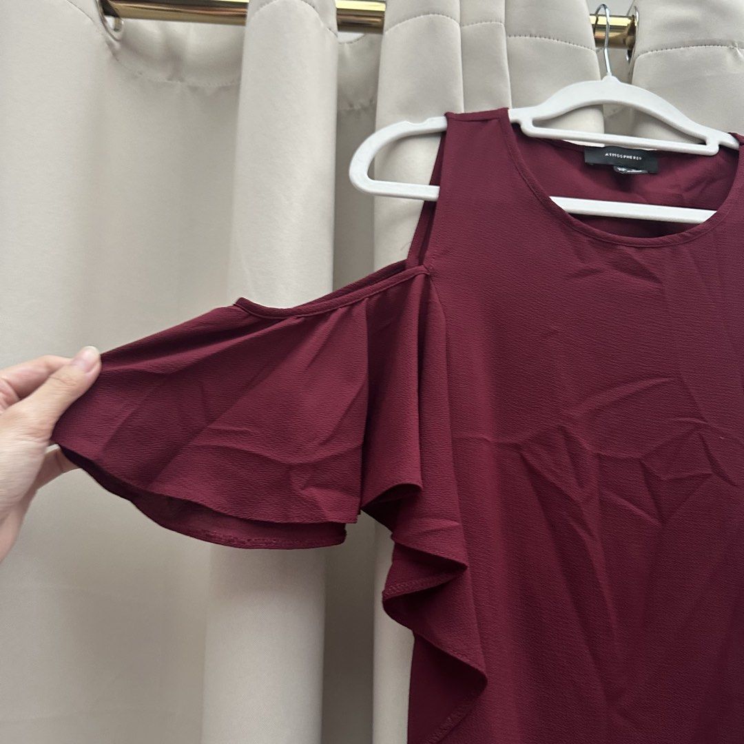 Maroon Off Shoulder Top (Category: Blouses) located in Cainta. Submitted by tooonico (Listing ID 1461933645, Image 2). Description: RFS: Decluttering MOP: GCash/Maya/Maribank/UB .