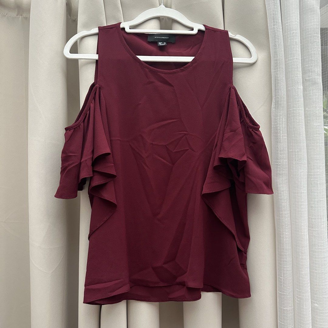 Maroon Off Shoulder Top (Category: Blouses) located in Cainta. Submitted by tooonico (Listing ID 1461933645, Image 1). Description: RFS: Decluttering MOP: GCash/Maya/Maribank/UB .