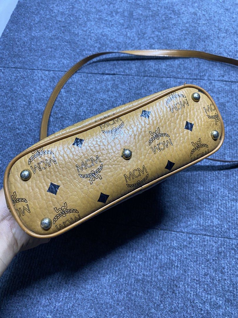 mcm (Category: Luxury Bags & Wallets) located in Manila. Submitted by https_uno (Listing ID 1461822891, Image 3). Description: .