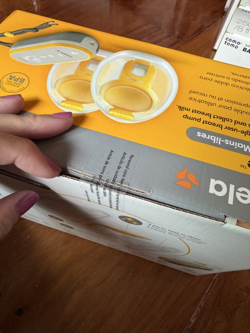 Medela Freestyle Double Electric Breast Pump (Category: Breastfeeding & Bottle Feeding) located in Quezon City. Submitted by kamilledg (Listing ID 1461827252, Image 2). Description: - Medela Freestyle Hands-Free Double Electric Breast Pump - Lightweight and comfortable design - 9 adjustable suction levels - Built-in rechargeable battery (2 hours pumping time) - Easy to clean 3-part system - Includes 150ml/5oz breast milk bottles - Ideal for busy,