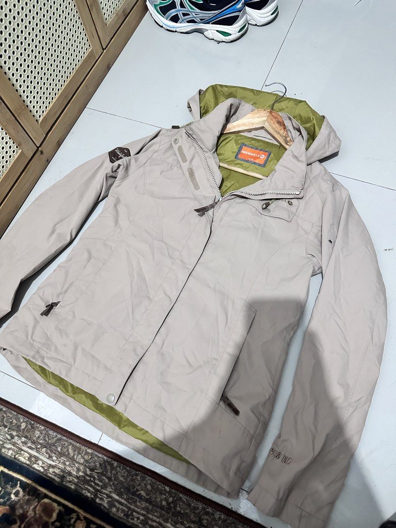 Merrel jacket coat (Category: Coats, Jackets and Outerwear) located in Manila. Submitted by nilodanzcuadra (Listing ID 1461967090, Image 1). Description: Size medium womens, good as new Loc: north caloocan.