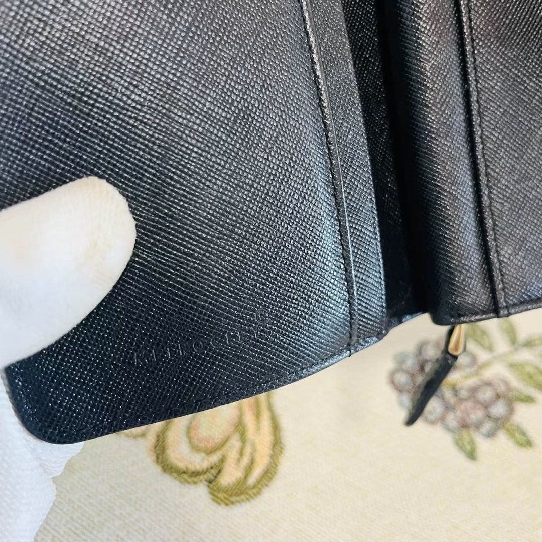METRO CITY WOMENS WALLET (Category: Wallets & Card holders) located in Tacurong. Submitted by pearlitas_ukay (Listing ID 1461809882, Image 3). Description: .