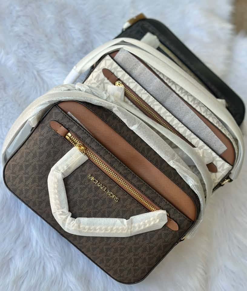 Michael Kors Jetset Chain (Category: Cross-body Bags) located in Santa Rosa. Submitted by miqboutique (Listing ID 1461948250, Image 2). Description: MK Jetset Chain ₱4,200 + SF • Ready to ship • Guaranteed Original Fb page: Miq's Boutique.