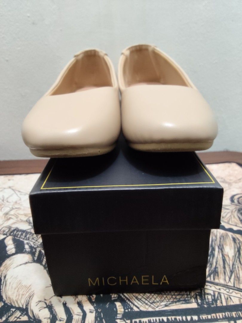 MICHAELA Beige Ballet Flats with Box (Category: Flats & Sandals) located in Quezon City. Submitted by its.leen (Listing ID 1461854600, Image 2). Description: - Brand: MICHAELA - Color: Beige - Style: Ballet Flats - Condition: Comes with original box - Features: Simple and classic design, low heel for comfort - Versatility: Great for daily wear or dressing up.