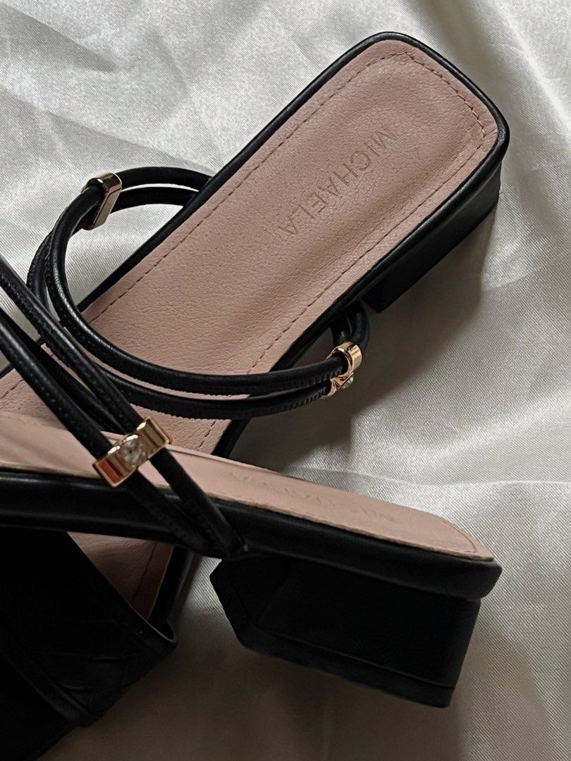 Michaela Textured Woven Black Sandals (Category: Sandals) located in Las Pinas. Submitted by rich.collects (Listing ID 1461862253, Image 3). Description: 🖤 soft insole | open toe 🖤 non-slip outsole 🖤 3.5cm heel 🖤 size: EU39 | US8 .