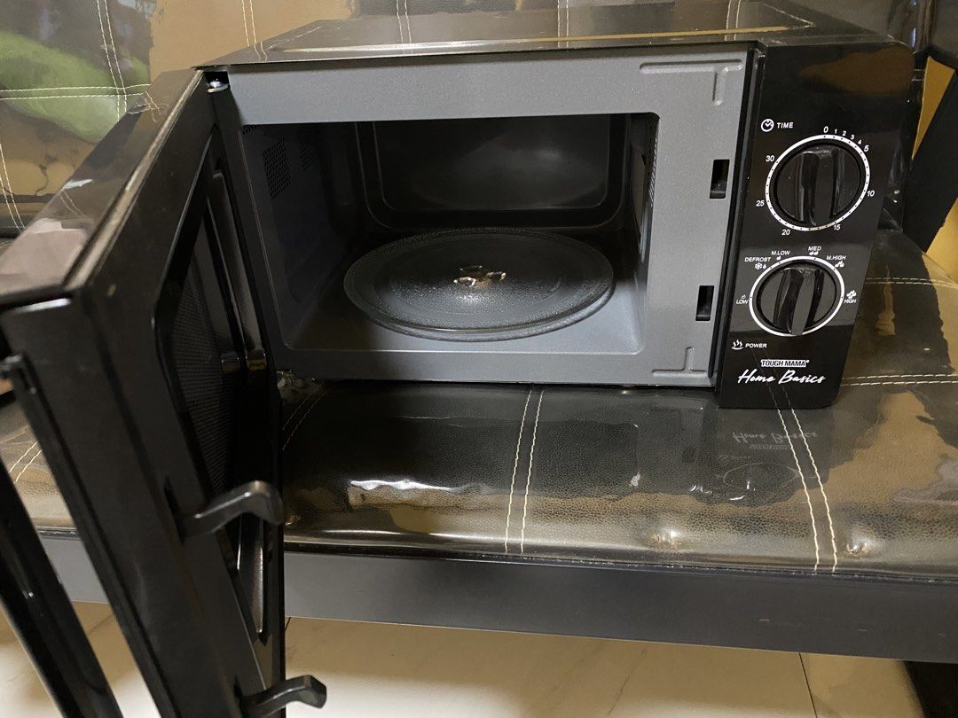 Microwave Oven (Category: Ovens & Toasters) located in Dasmarinas. Submitted by resilliant_hamster (Listing ID 1461930629, Image 2). Description: Microwave Oven and Pancake and Burger Maker 2 for 5,000.