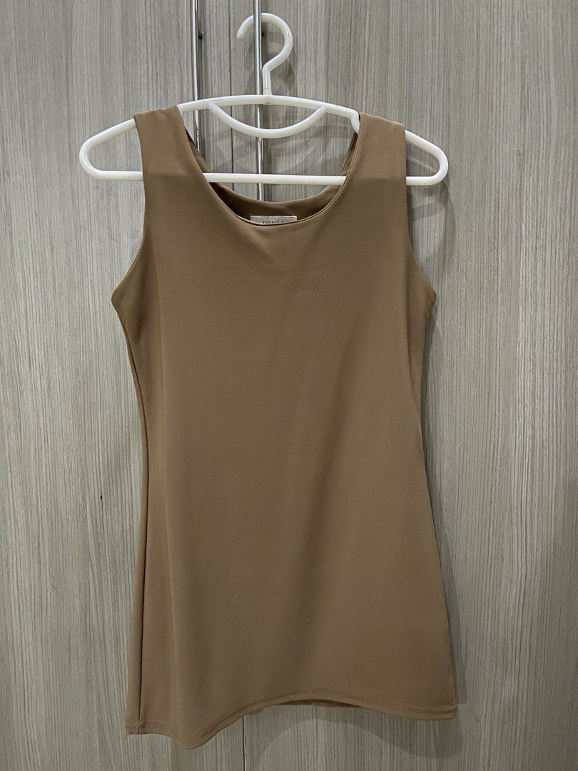Bodycon Mini Dress (Category: Dresses) located in Manila. Submitted by shiezzels (Listing ID 1461978012, Image 1). Description: Korean brand Minidress Stretchy fabric Can fit small to semi-medium body frame .