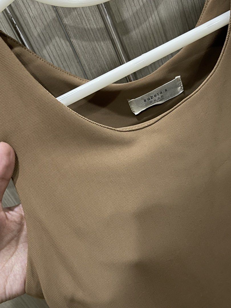 Bodycon Mini Dress (Category: Dresses) located in Manila. Submitted by shiezzels (Listing ID 1461978012, Image 2). Description: Korean brand Minidress Stretchy fabric Can fit small to semi-medium body frame .