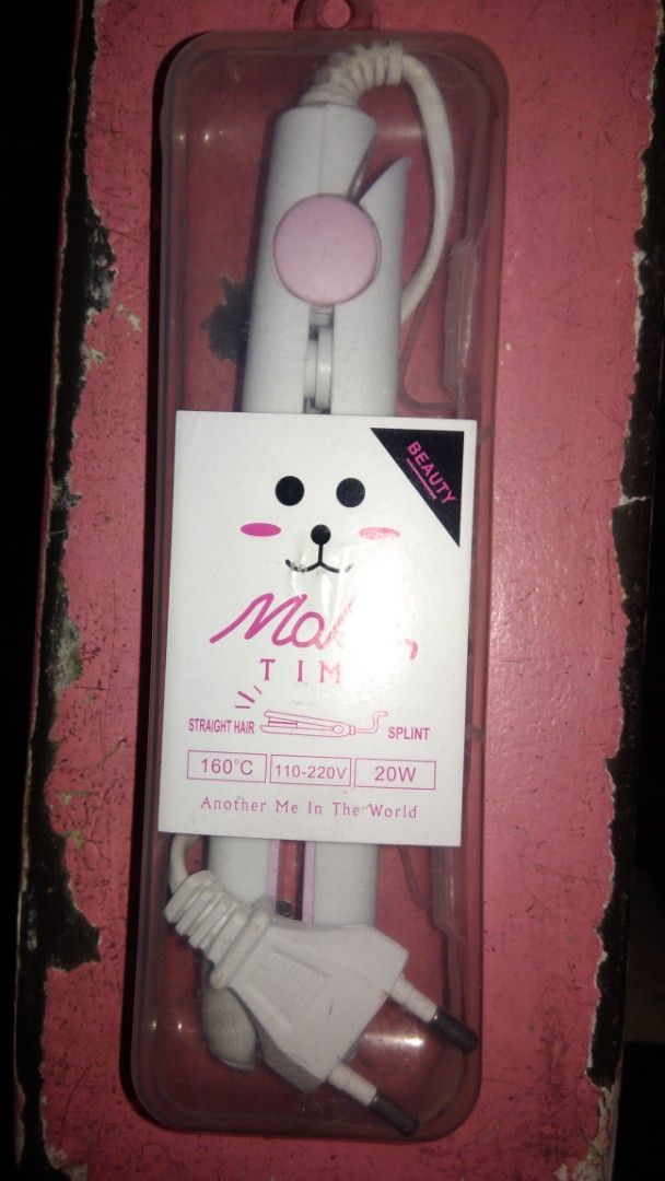 Mini Hair Iron (Category: Hair) located in Makati City. Submitted by julz2026 (Listing ID 1461940771, Image 1). Description: -Price is negotiable -Complete with casing .
