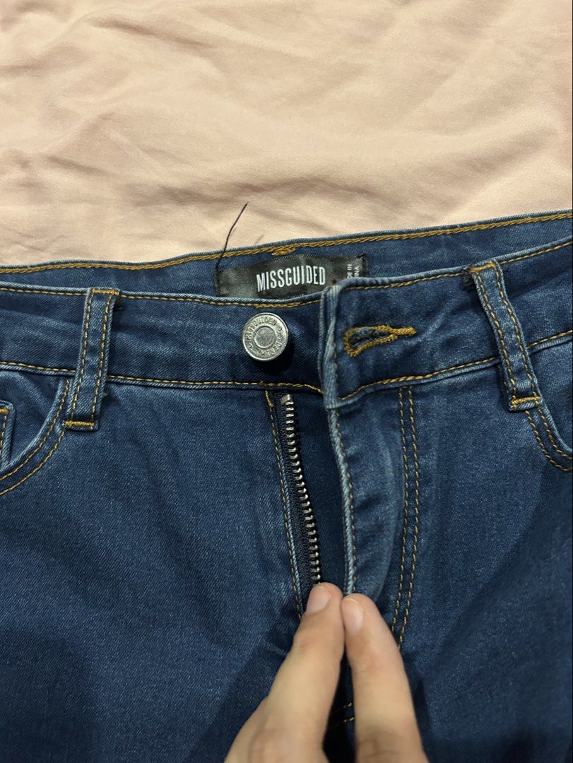 Missguided Flare Jeans (Category: Jeans) located in Las Pinas. Submitted by skyeeyks (Listing ID 1461948266, Image 3). Description: - Best fits 26-28 waist - Super stretch - 5'2 height for reference.