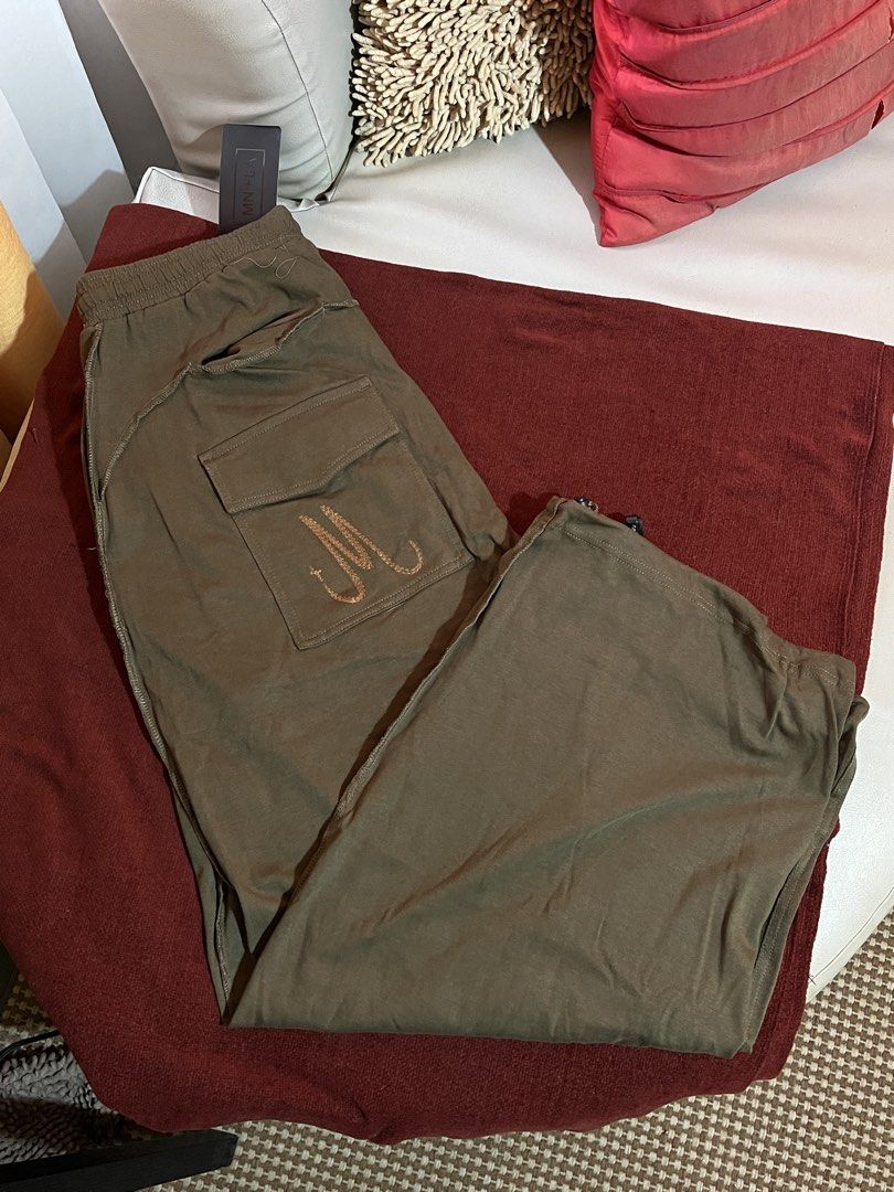 MN+LA Veins Pants in Olive (Category: Joggers) located in Muntinlupa City. Submitted by marleyinmnl (Listing ID 1461915316, Image 3). Description: For Sale M+ Veins Pants in Olive M (LARGE FITTINGS J&T/Lalamove Gcash/Gotyme/BPI .