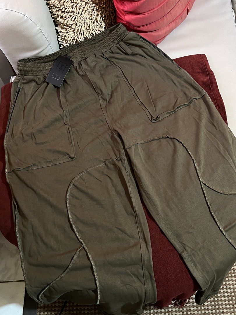 MN+LA Veins Pants in Olive (Category: Joggers) located in Muntinlupa City. Submitted by marleyinmnl (Listing ID 1461915316, Image 2). Description: For Sale M+ Veins Pants in Olive M (LARGE FITTINGS J&T/Lalamove Gcash/Gotyme/BPI .