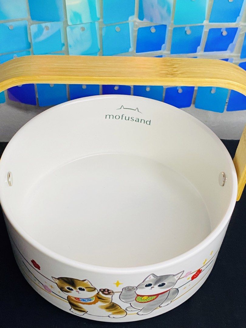 Mofusand x Sunny Hills ceramic candy box (Category: Vintage Collectibles) located in Manila. Submitted by kawaii_omocha_est2020 (Listing ID 1461975228, Image 2). Description: Mofusand x Sunny Hills ceramic candy box featuring adorable illustrated cats and a curved wooden handle. ✅ Mine Now, Pay Now ✅ Please check all photos for complete details. ✅ Please manage your expectations, most items are preloved and not for those who are sensitive about c