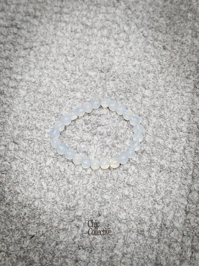 Moonstone Stretch Bracelet (Category: Bracelets) located in Morong. Submitted by chiccollectiveph (Listing ID 1461833939, Image 1). Description: .
