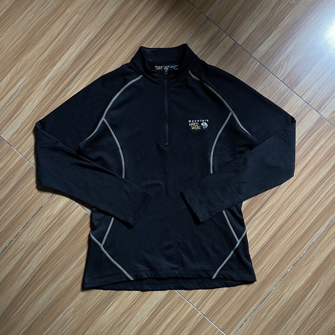 Mountain Hardwear 1/4-zip Activewear Pullover - Black (Category: Coats, Jackets and Outerwear) located in General Mariano Alvarez. Submitted by 4117_thriftnthrive (Listing ID 1461999217, Image 1). Description: In excellent condition White stain on neck, check pics Size on tag: M Measurements Width: 18.5” Length: 23” .