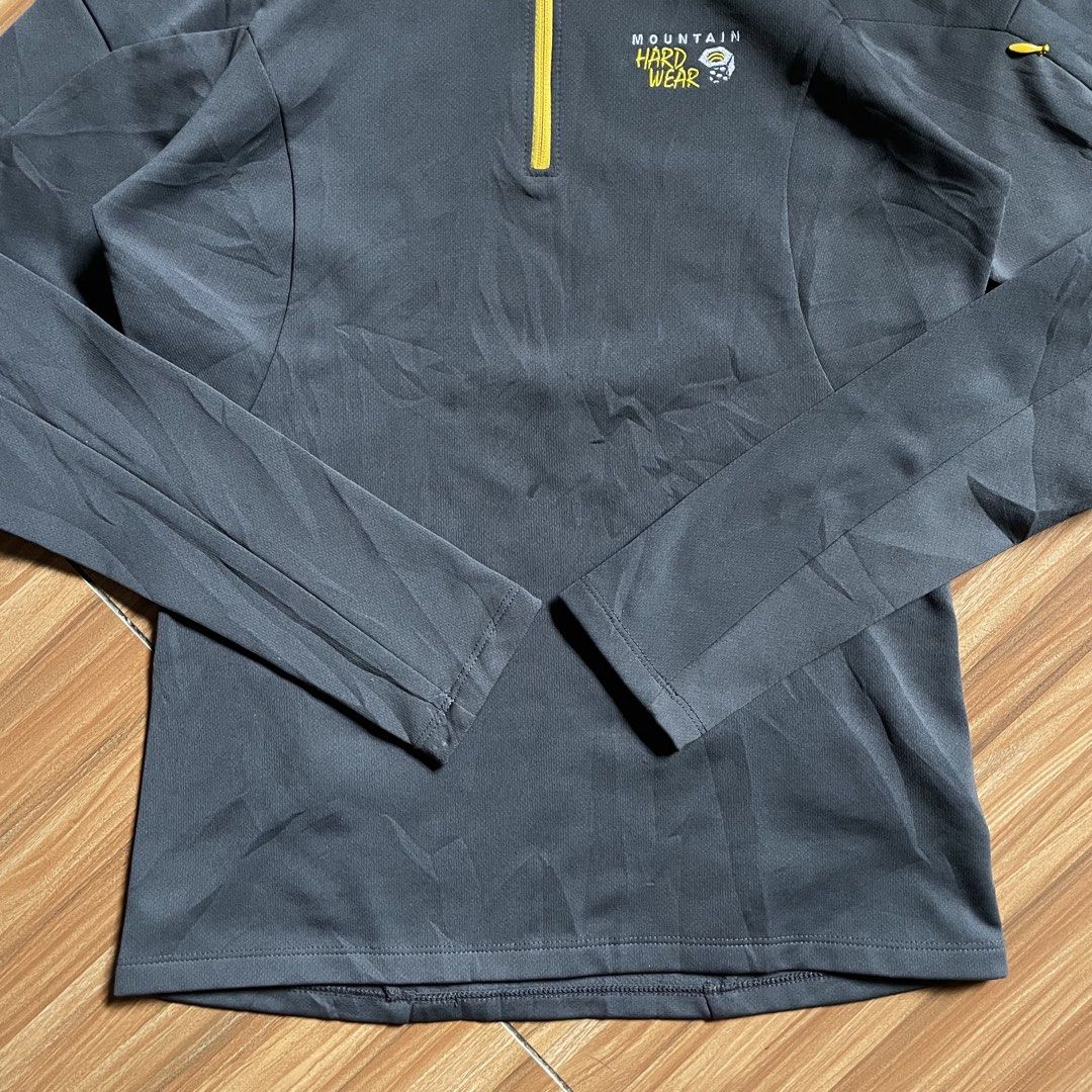 Mountain Hardwear 1/4-zip Activewear Pullover - Grey (Category: Coats, Jackets and Outerwear) located in General Mariano Alvarez. Submitted by 4117_thriftnthrive (Listing ID 1461999390, Image 3). Description: In excellent condition No flaws Size on tag: S Measurements Width: 17” Length: 23”.