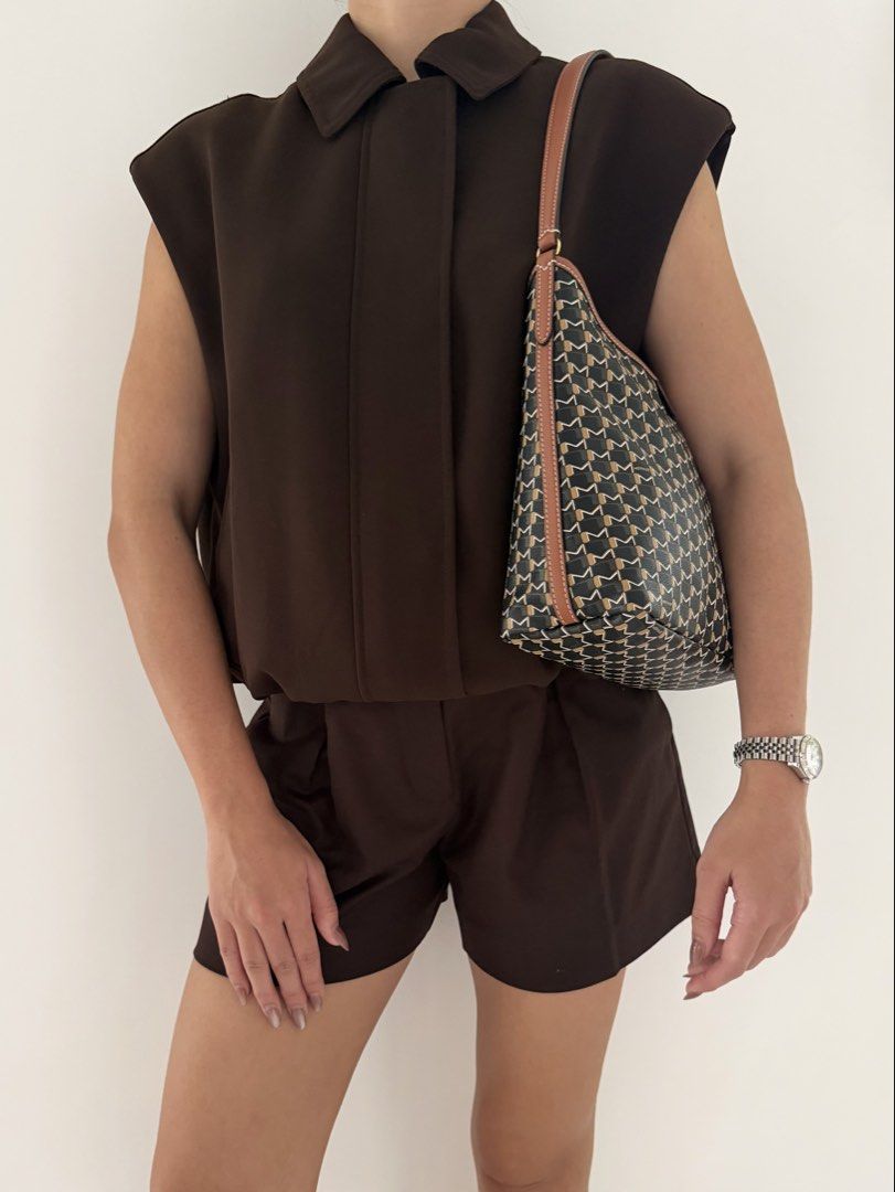 Moynat Hobo Mini in Black/ Tan (Category: Luxury Bags & Wallets) located in Quezon City. Submitted by lian_closet (Listing ID 1461987772, Image 3). Description: Moynat Hobo Mini in Black/ Tan Best Price: ₱90,000 Preloved Comes with Detachable Long Strap, Care Booklets, Dust Bags, Receipt & LegitGrails Authenticity Certificate Preloved Rating: 9.5/10 Excellent No glazing issues Light scuff on one corner Interior is clean .